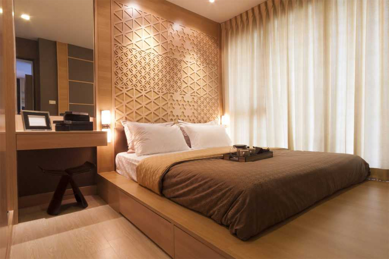Mẫu nội thất phòng ngủ 11m2 với tông gỗ nâu mộc mạc, ấm cúng